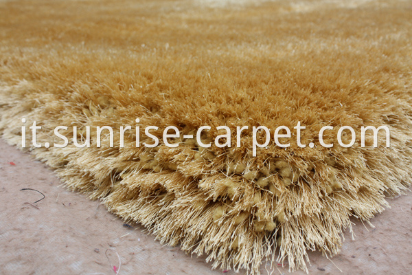 Elastane and Silk Shagy rug gold color